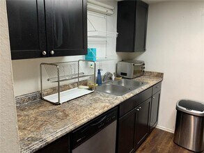 2401 Leon St in Austin, TX - Building Photo - Building Photo