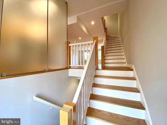 3873 Chain Bridge Rd in Fairfax, VA - Building Photo - Building Photo