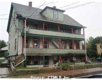 31 Main St in Durham, CT - Foto de edificio