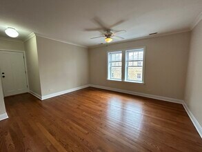 2704 W Ainslie St, Unit 3 in Chicago, IL - Building Photo - Building Photo