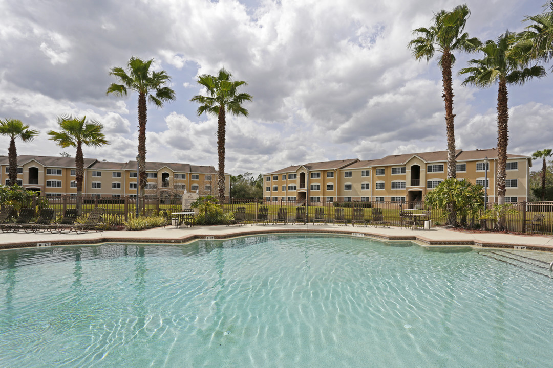 Carolina Club in Daytona Beach, FL - Building Photo