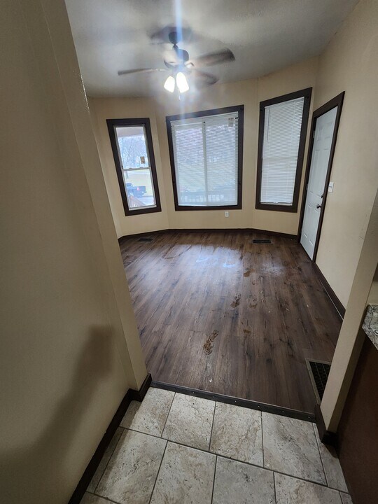 2159 S 10th St in Milwaukee, WI - Building Photo