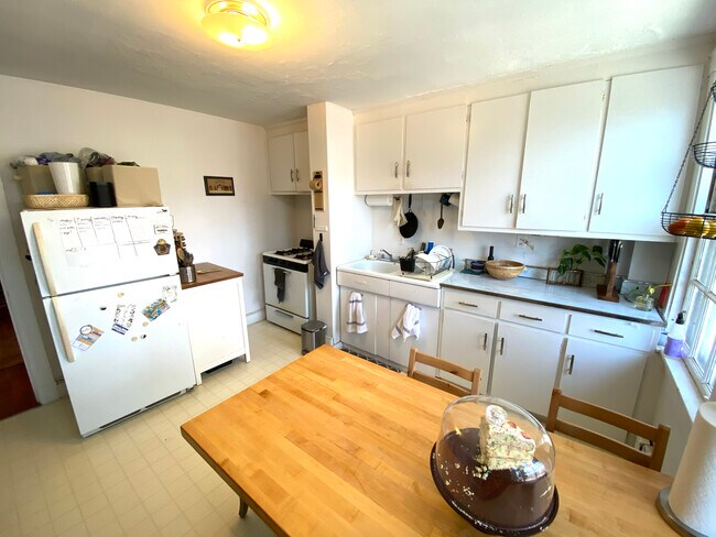 24 Lanark Rd, Unit 2 in Boston, MA - Building Photo - Building Photo