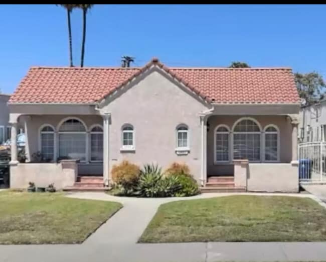 property at 2021 Browning Blvd