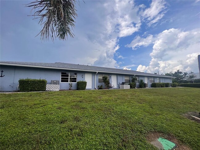 810 Kings Ct in Punta Gorda, FL - Building Photo - Building Photo