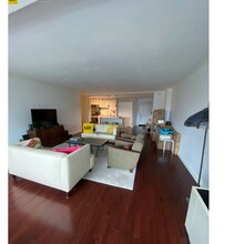 6 Whittier Pl, Unit 8M in Boston, MA - Building Photo - Building Photo