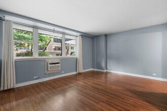 2300 N Commonwealth Ave, Unit 1A in Chicago, IL - Building Photo - Building Photo