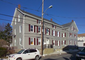 114-122 Davis St in Fall River, MA - Building Photo