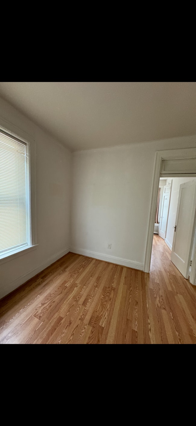 30-17 34th St in Long Island City, NY - Building Photo - Building Photo