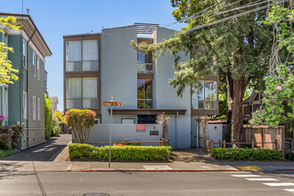 2020 Cedar St in Berkeley, CA - Foto de edificio - Primary Photo