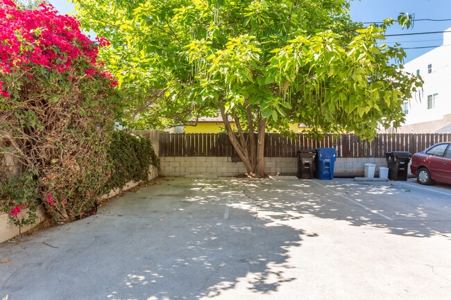 11481 Cumpston St, Unit 1 in North Hollywood, CA - Building Photo - Building Photo