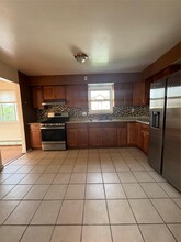 150 Carnegie Ave in Elmont, NY - Foto de edificio - Building Photo