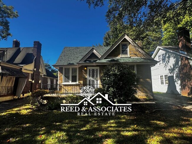 property at 1225 Tanglewood St