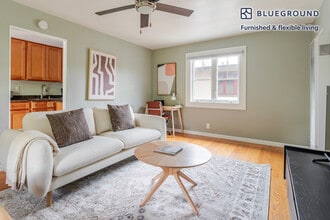 315 Hawthorne Ave, Unit SI FL2-ID2008 in Palo Alto, CA - Foto de edificio - Building Photo