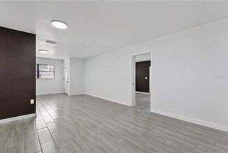 1706 E Poinsettia Ave in Tampa, FL - Building Photo - Building Photo