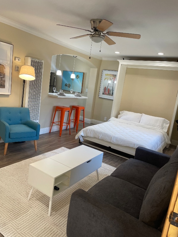 1049 Felspar St in San Diego, CA - Building Photo - Building Photo