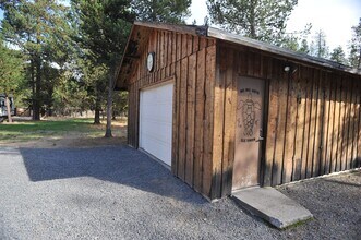 15871 Deedon Ln in La Pine, OR - Building Photo - Building Photo