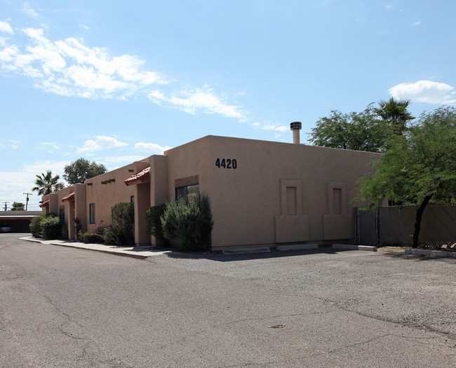 4420 E Pima St in Tucson, AZ - Foto de edificio - Building Photo