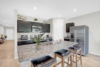 712 Pomegranate Pl in Fort Pierce, FL - Building Photo - Building Photo