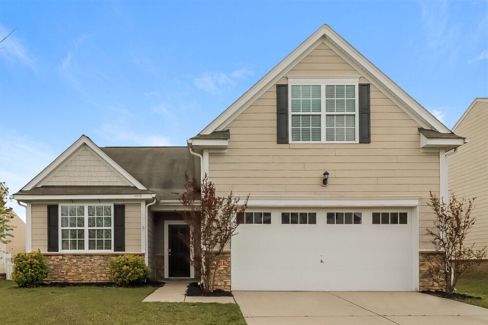 1015 Yellow Bee Rd in Indian Trail, NC - Building Photo