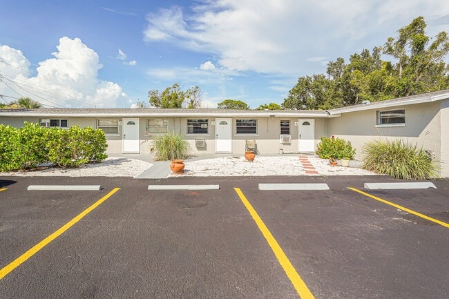 2021 Pennsylvania Ave in Grove City, FL - Building Photo - Building Photo