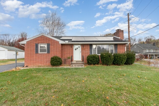 388 Pleasant View Rd in Hummelstown, PA - Building Photo - Building Photo