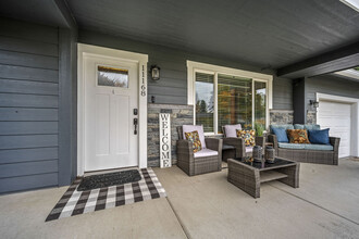 11168 N Bartlett Ave in Hayden, ID - Foto de edificio - Building Photo