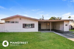 6211 W Indianola Ave in Phoenix, AZ - Building Photo