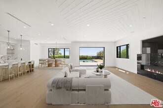 1744 Correa Way in Los Angeles, CA - Building Photo - Building Photo