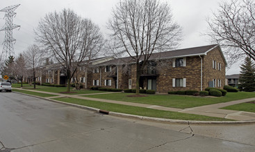 Cranberry Apartments in Kenosha, WI - Foto de edificio - Building Photo