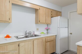 1350 Westover St-Unit -102 in Melbourne, FL - Building Photo - Building Photo