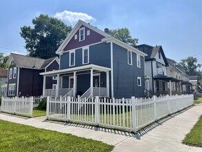 107 Maple Ave in Cortland, NY - Building Photo - Building Photo