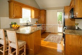 152 NE Hidden Meadow Ln in Lee's Summit, MO - Building Photo - Building Photo