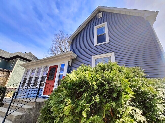 307 W Illinois St in Urbana, IL - Building Photo - Building Photo