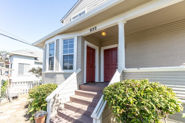 632 N Claremont St, Unit A in San Mateo, CA - Foto de edificio - Building Photo
