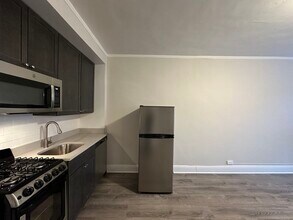 3335 W Diversey Ave in Chicago, IL - Building Photo - Building Photo