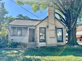 4518 Capitol Ave in Dallas, TX - Building Photo