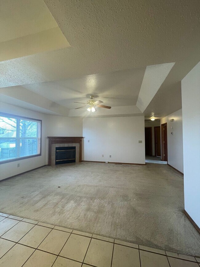 3368 S Meadowlark Ave in Springfield, MO - Building Photo - Building Photo