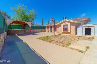 12056 Bellows Ct in El Paso, TX - Building Photo - Building Photo