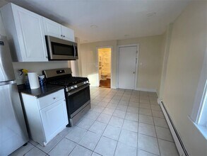 251 Central Ave, Unit 251 in Medford, MA - Building Photo - Building Photo