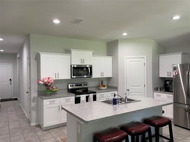 213 Asheville St in Azle, TX - Building Photo - Building Photo