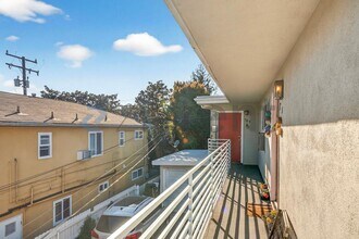 705 S Pacific Coast Hwy in Redondo Beach, CA - Building Photo - Building Photo