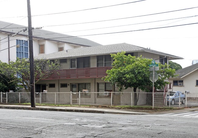 1755 S Beretania St in Honolulu, HI - Building Photo - Building Photo