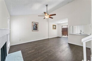 4937 Oakbluff Dr in Mesquite, TX - Building Photo