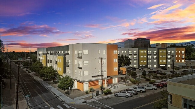 Silver Moon Lodge in Albuquerque, NM - Foto de edificio - Building Photo
