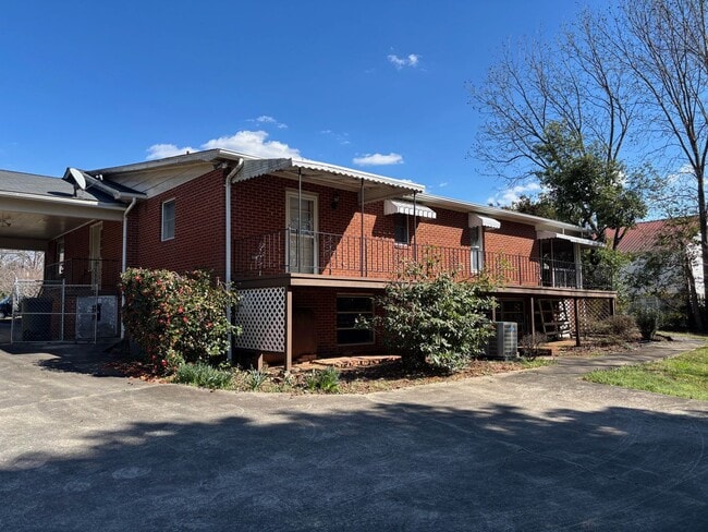 922 S Cox St in Asheboro, NC - Building Photo - Building Photo