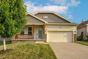 8562 King St in Omaha, NE - Building Photo