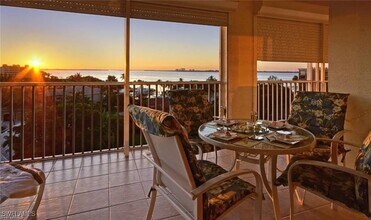 14819 Laguna Dr in Ft. Myers, FL - Foto de edificio - Building Photo