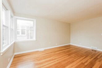 1625 Mulford St in Evanston, IL - Building Photo - Building Photo
