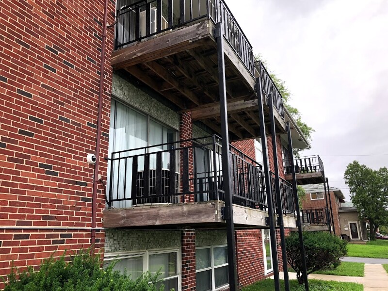 6226 Laurelton Ave in Baltimore, MD - Foto de edificio